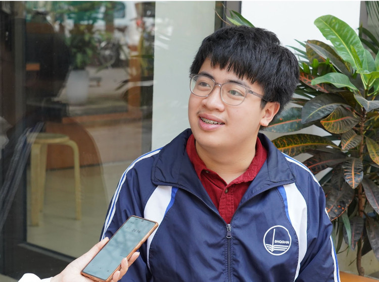 Đăng cho biết, dự kiến tháng 9 em sẽ du học tại trường ENS (tại Paris, Pháp) theo diện học bổng của nhà trường trong vòng 3 năm Đăng cho biết, dự kiến tháng 9 em sẽ du học tại trường ENS (tại Paris, Pháp) theo diện học bổng của nhà trường trong vòng 3 năm