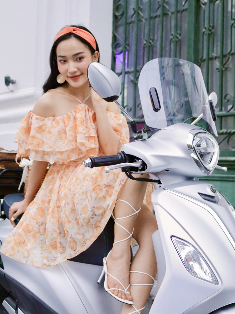 Hệ thống đèn LED hiện đại của Yamaha Grande có khả năng phản quang tốt.