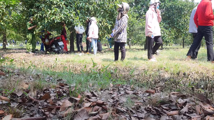 Bãi đất trống nơi phát hiện ra thi thể. Ảnh: Công an Nhân dân