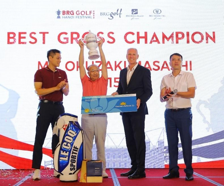 Gôn thủ Nhật Bản Okuzaki Masashi đăng quang giải đấu 2022 BRG Golf Hanoi Festival