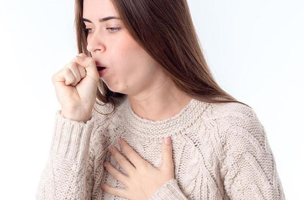 Khàn tiếng có đờm thường là triệu chứng của bệnh lý tại thanh quản