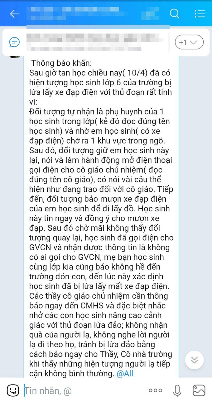 Tin nhắn cảnh báo của phụ huynh trường Trường THCS Phan Chu Trinh (quận Ba Đình). Ảnh: Dân trí