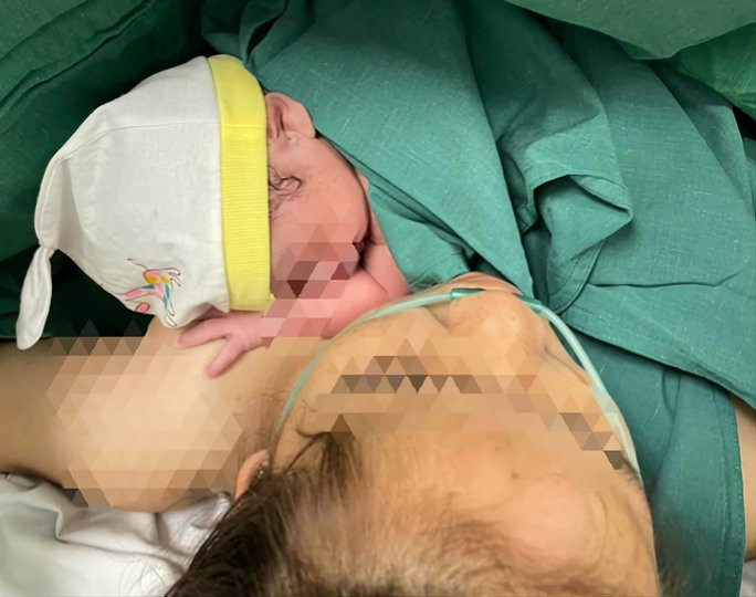 Thiếu nữ 15 tuổi vượt cạn thành công. Ảnh: NLĐ