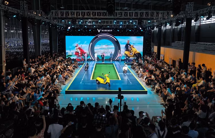 Toàn cảnh Lễ bàn giao lô xe máy điện VinFast Evo200 tại nhà máy ở Hải Phòng. Toàn cảnh Lễ bàn giao lô xe máy điện VinFast Evo200 tại nhà máy ở Hải Phòng.