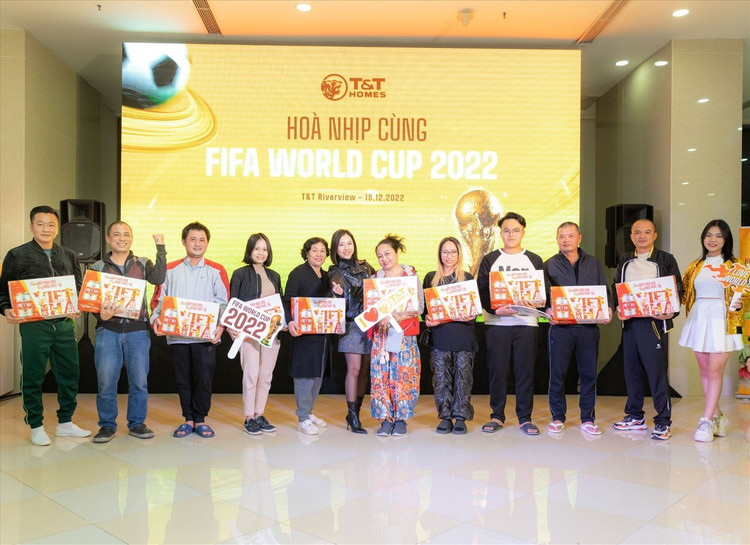 Cư dân may mắn nhận giải thưởng trong chương trình “T&amp;T Homes hòa nhịp cùng FIFA World Cup 2022”.