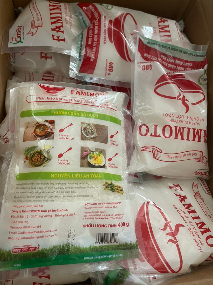 Quà tặng khi người tiêu dùng đến tham dự hội thảo. Ảnh suckhoevadoisong