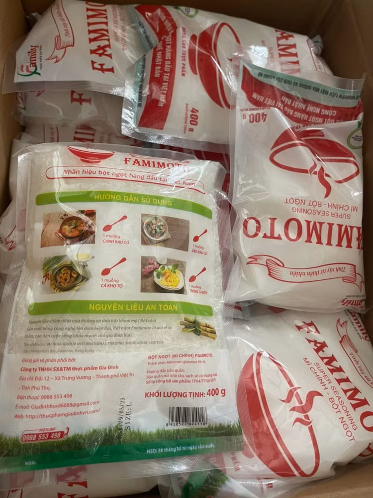 Quà tặng khi người tiêu dùng đến tham dự hội thảo. Ảnh suckhoevadoisong