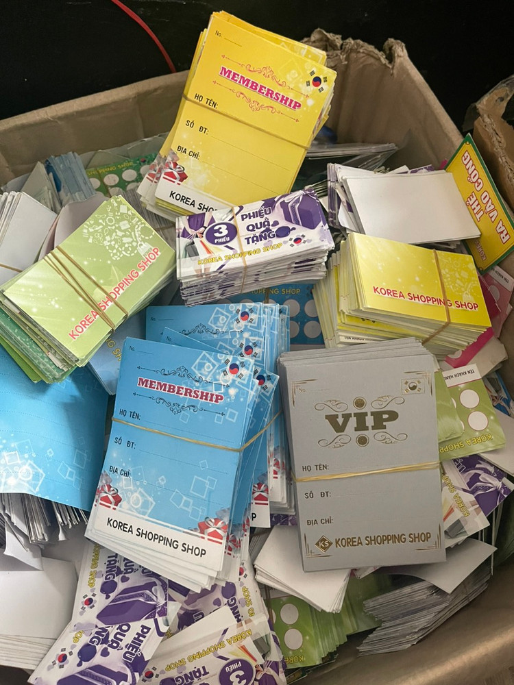 Các phiếu tặng quà, tích điểm người tiêu dùng được phát khi đến tham dự hội thảo. Ảnh suckhoevadoisong