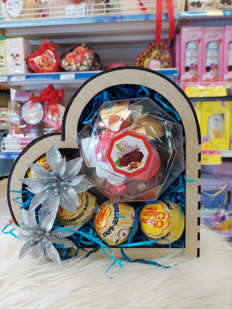 Năm nay, những trái tim đầy đồ ăn đã mang lại nét độc đáo cho quà tặng 8/3