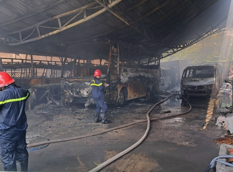 Hiện trường đám cháy sau khi dập tắt. Ảnh: VOV