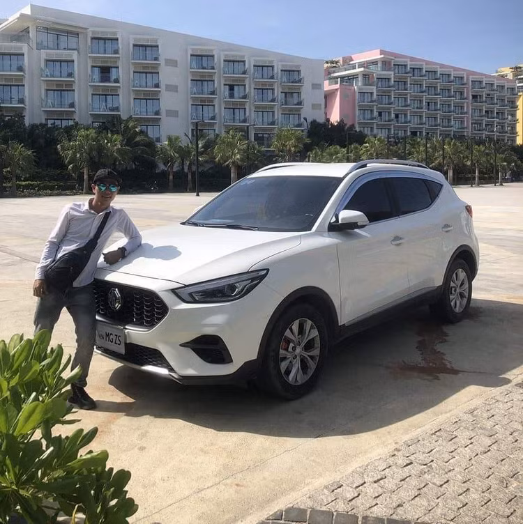 “Chiếc xe giờ đây như một người bạn đồng hành của mình” – Ảnh: Nguyễn Quốc Thịnh