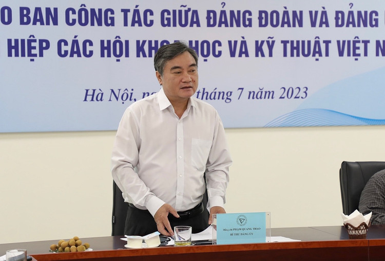 Đồng chí Phạm Quang Thao - Bí thư Đảng ủy, Phó chủ tịch Liên hiệp các Hội Khoa học và Kỹ thuật Việt Nam phát biểu.