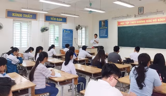 Hà Nội cấm dạy thêm trong hè 2026, tập trung ôn tập cho học sinh yếu kém