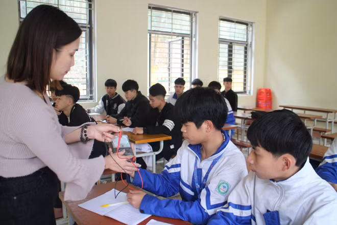 Lần đầu tiên giáo viên GDTX có mã số, chức danh nghề nghiệp riêng