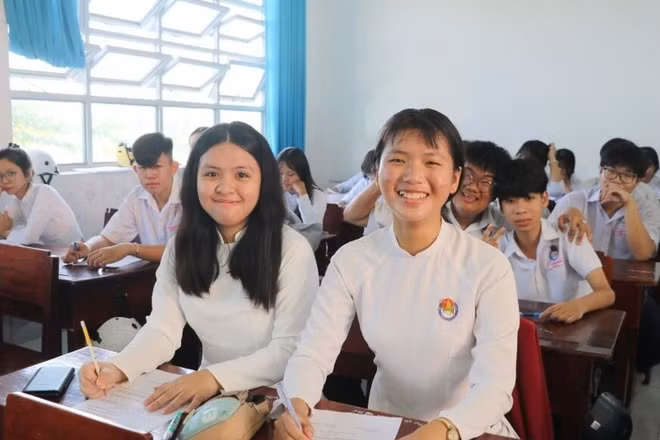 Đề và đáp án bài thi môn Ngữ văn lớp 10 Đồng Tháp 2026-2027