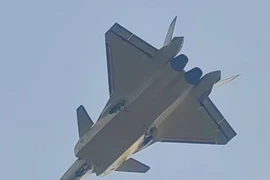 Máy bay chiến đấu tàng hình J-20A Trung Quốc trang bị động cơ WS-15 mới 