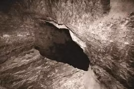 Phát hiện báu vật trong ngôi mộ 2.000 năm tuổi 