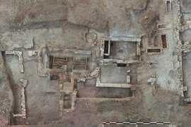 Khám phá hồ thiêng cổ đại tại Tenea với nghi lễ chữa bệnh đặc biệt