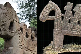 Kinh ngạc trước các tượng cưỡi ngựa cổ xưa tại Kashmir, Himalaya