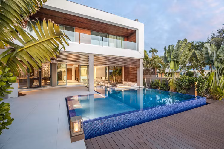 infinity-swimming-pool-wet-edge-fl.jpg