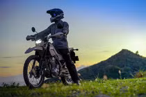 Ra mắt Kawasaki KLX230, xe cào cào bất chấp đường ngập nước