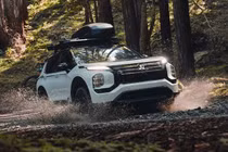 Mitsubishi hé lộ xe SUV off-road mạnh hơn Outlander Trail Edition