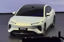 BYD trình làng sedan điện Seal 08 mới, chạy 400 km sau chỉ 5 phút sạc