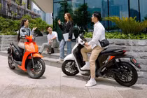 Biến động giá xăng, xe máy động cơ đốt trong giảm giá mạnh