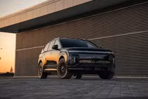 Ra mắt SUV điện Hyundai Ioniq 9 Calligraphy Black Ink bản cao cấp nhất