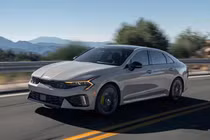Kia K5 facelift lộ diện - động cơ hybrid mới và loạt công nghệ cao cấp