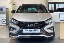 Lada Vesta SW Cross của Nga có giá khoảng 549 triệu tại Việt Nam?
