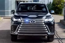 SUV chủ tịch Lexus LX 700 chống đạn và lựu đạn, thủng lốp vẫn chạy