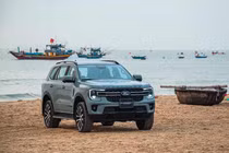 Mục sở thị Ford Everest Platinum+ máy xăng tại Việt Nam, hơn 1,6 tỷ đồng