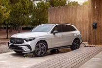 Mercedes-Benz GLC PHEV ra mắt Việt Nam, giá 2,999 tỷ đồng