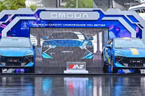 Omoda & Jaecoo trình diễn công nghệ đỗ xe thông minh và khoang lái AI
