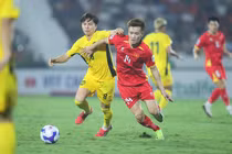 Bóng đá Việt Nam đối mặt với án phạt từ AFC vì kiểm soát khán giả yếu kém