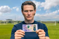 Scotland phát hành tiền kỷ niệm in hình cầu thủ McTominay 