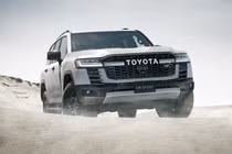 Toyota ra mắt Land Cruiser GR Sport Rally Raid gần 1,7 tỷ đồng