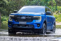 Ford Everest 2026 bản giới hạn ra mắt, giá từ 49.700 USD