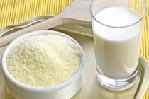 Nhiễu loạn thị trường sữa: Cần phân biệt rõ sữa tươi và sữa bột pha nước