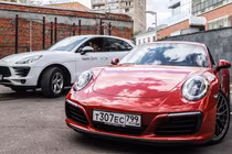 Hàng loạt xe sang Porsche bất ngờ gặp lỗi lạ, không thể khởi động