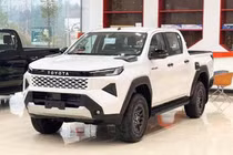 Toyota Hilux mới giảm giá sốc tại Việt Nam, bản Pro còn 666 triệu đồng