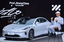 Đại gia Jimmy Choo "thửa" riêng ôtô điện mang tên mình, bán 887 triệu đồng