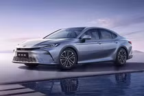 Toyota Camry 2027 nâng cấp nội thất với màn hình tới 15,6 inch