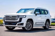 Toyota Land Cruiser hybrid sắp bán tại Việt Nam kênh giá tới gần 1 tỷ đồng?