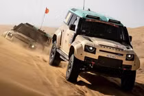 Land Rover "gây sốc" - đem siêu SUV đua Dakar Rally ra chạy phố