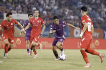 Chặng nước rút V.League: Ai sẽ trụ lại, ai sẽ rơi vào nguy hiểm?