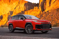 Toyota RAV4 GR Sport hybrid 2026 từ 1,5 tỷ đồng, nâng cấp mạnh tay