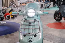 Vespa và Piaggio tại Việt Nam triệu hồi hơn 1.000 xe ga lỗi đèn pha