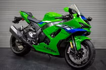 "Đập thùng" Kawasaki Ninja ZX-10R 2026 tại Việt Nam, rẻ hơn cả trăm triệu